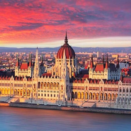 2Budapest Eye-Freegym And Sauna Luxury Home Экстерьер фото