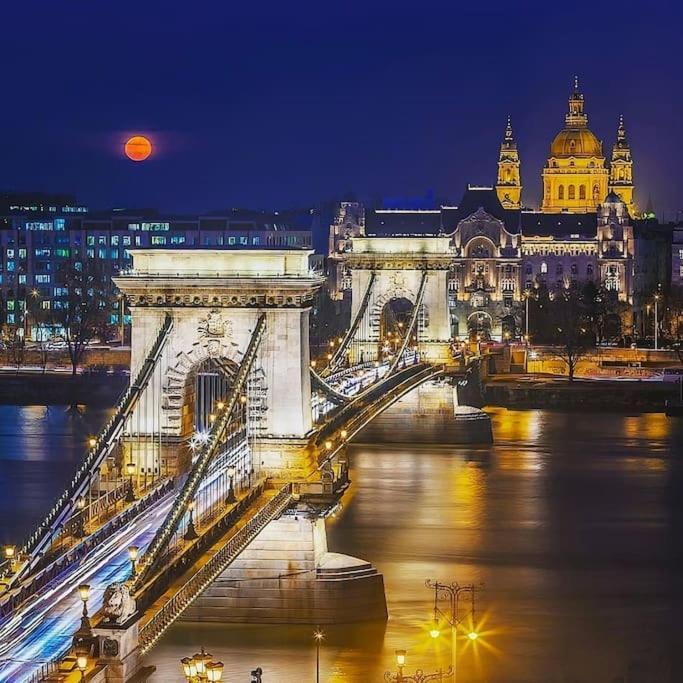 2Budapest Eye-Freegym And Sauna Luxury Home Экстерьер фото